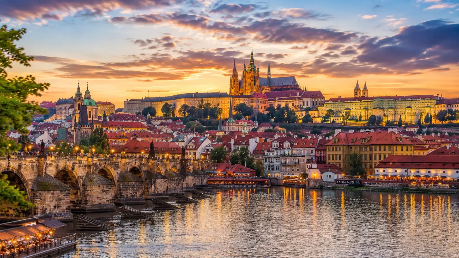 Prague sở hữu vẻ đẹp cổ kính với những công trình kiến trúc Gothic được bảo tồn gần như nguyên vẹn.