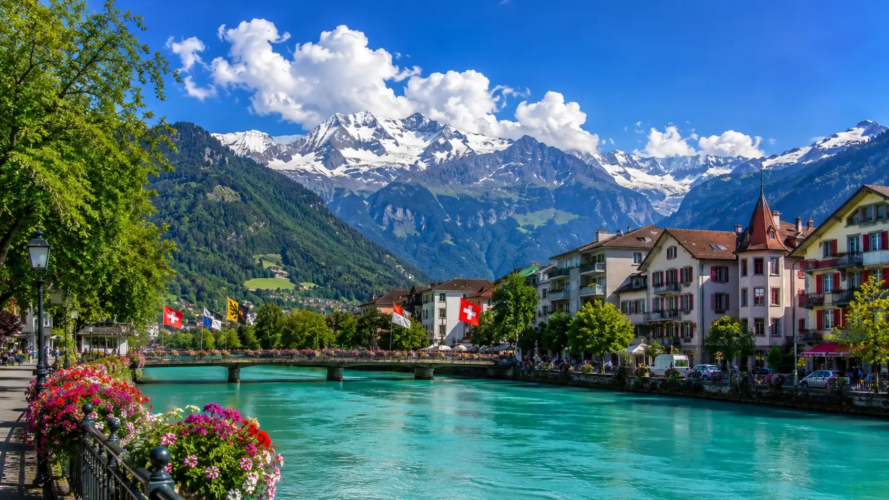 Interlaken - Nằm giữa dãy Alps hùng vĩ, Interlaken là điểm đến nổi tiếng dành cho các hoạt động ngoài trời.